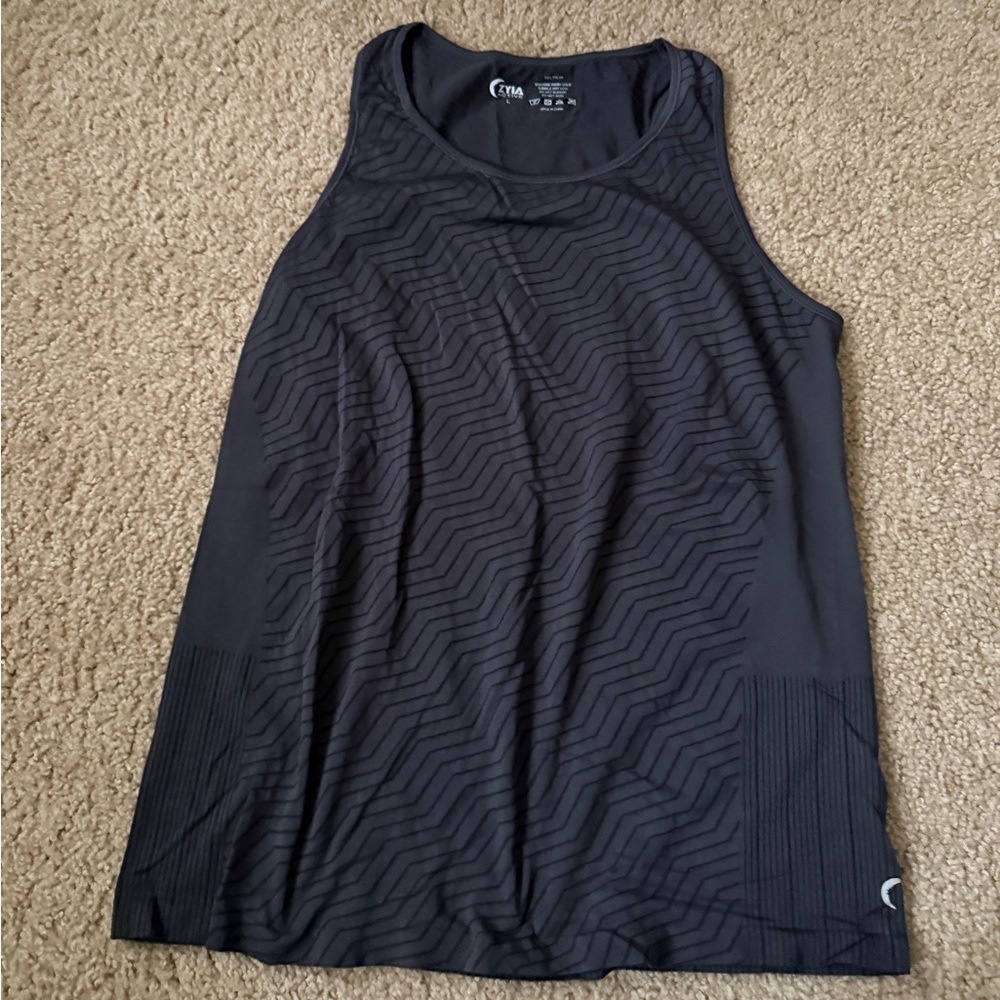 Zyia active tank